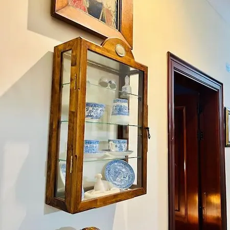 Apartment Xl Massive Art-filled In Area, Walk To Sliema, St Julian's Gzira