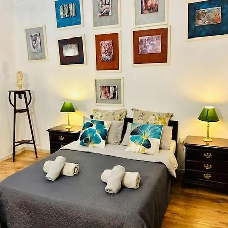 Apartment Xl Massive Art-filled In Area, Walk To Sliema, St Julian's *