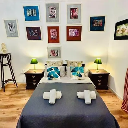 Xl Massive Art-filled In Area, Walk To Sliema, St Julian's Gzira