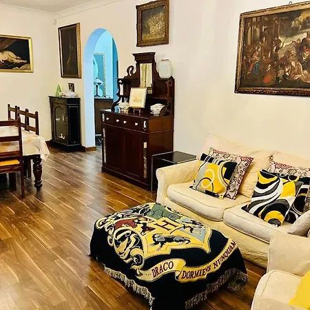 Xl Massive Art-filled In Area, Walk To Sliema, St Julian's *