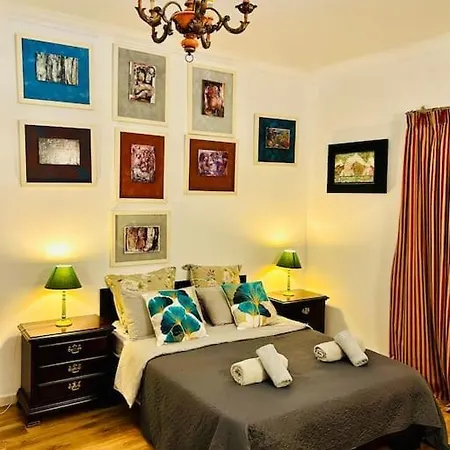 Apartment Xl Massive Art-filled In Area, Walk To Sliema, St Julian's