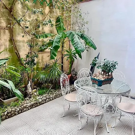 Apartment Xl Massive Art-filled In Area, Walk To Sliema, St Julian's *