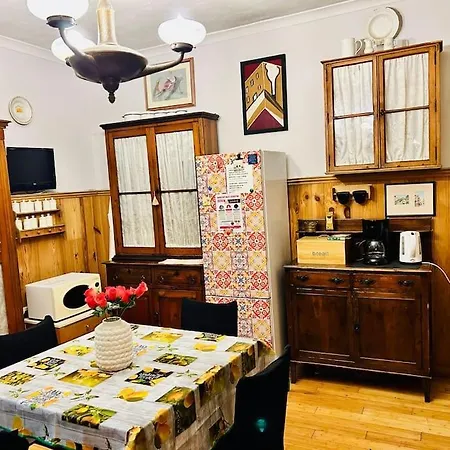 Xl Massive Art-filled In Area, Walk To Sliema, St Julian's