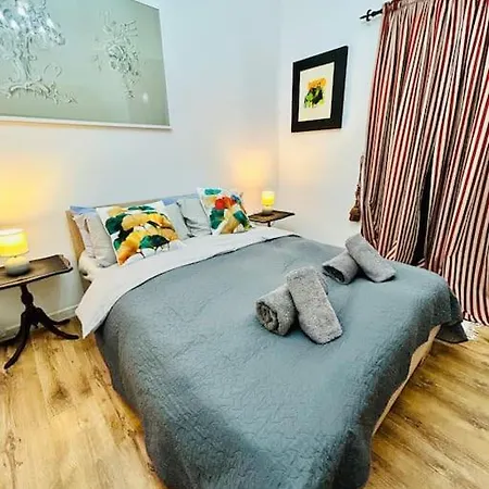 Appartamento Xl Massive Art-filled In Area, Walk To Sliema, St Julian's Gzira